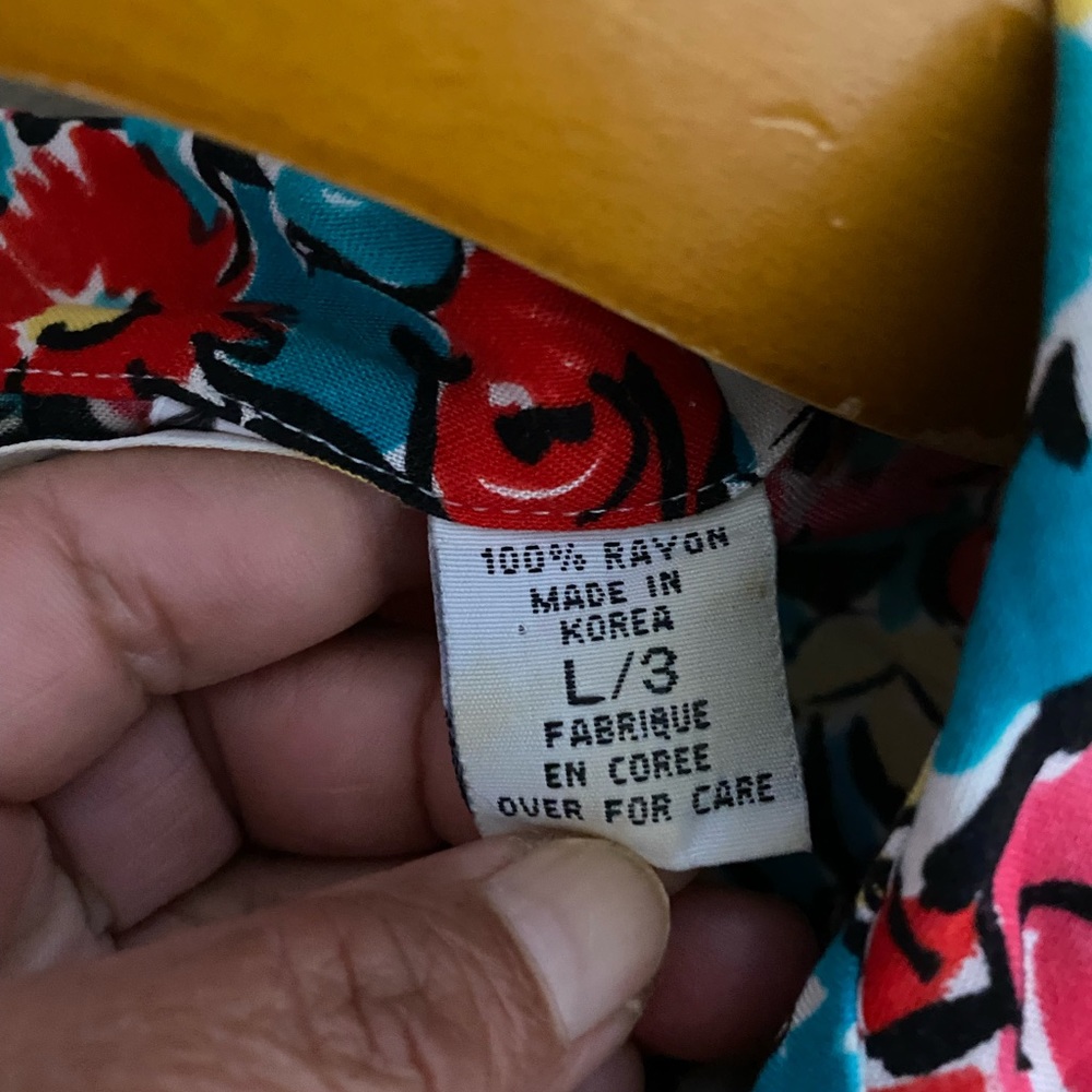 Compagnie Internationale Express  Floral Button  Top - Picture 3 of 8